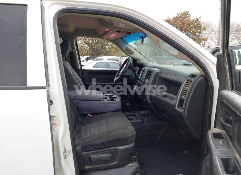 Photo 5 of 2018 Ram 2500 TRADESMAN 4X4 8' BOX (VIN 3C6UR5HJXJG293850)