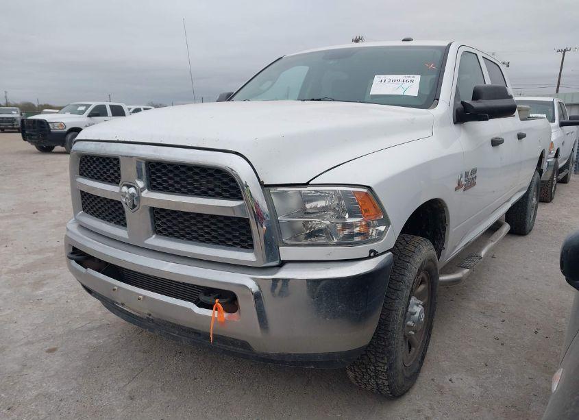 Photo 2 of 2014 Ram 2500 ST (VIN 3C6UR5HL2EG263958)