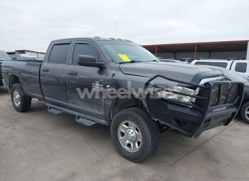 2018 Ram 2500 TRADESMAN 4X4 8' BOX (VIN 3C6UR5HL5JG166828) main photo