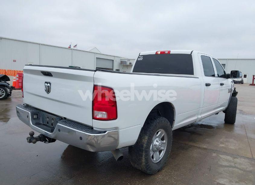 Photo 4 of 2018 Ram 2500 TRADESMAN 4X4 8' BOX (VIN 3C6UR5HL5JG399270)