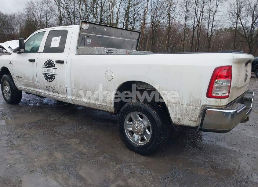 Photo 3 of 2022 Ram 2500 TRADESMAN 4X4 8' BOX (VIN 3C6UR5HL5NG377811)