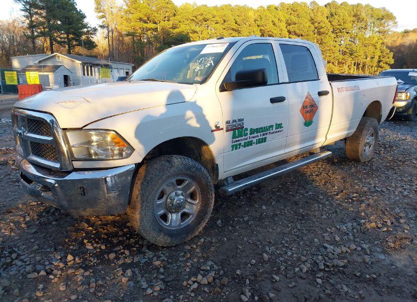 Photo 2 of 2014 Ram 2500 TRADESMAN (VIN 3C6UR5HL6EG189606)