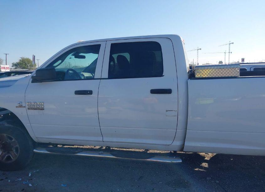Photo 13 of 2018 Ram 2500 TRADESMAN 4X4 8' BOX (VIN 3C6UR5HL6JG390254)