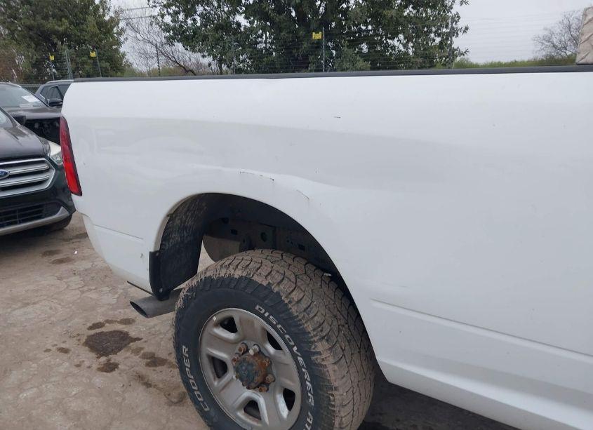 Photo 16 of 2018 Ram 2500 TRADESMAN 4X4 8' BOX (VIN 3C6UR5HL6JG390254)