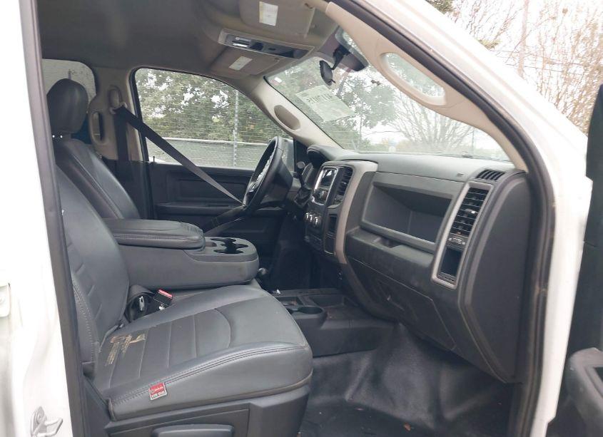 Photo 5 of 2018 Ram 2500 TRADESMAN 4X4 8' BOX (VIN 3C6UR5HL6JG390254)