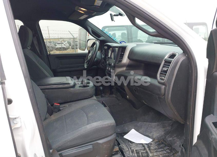 Photo 5 of 2022 Ram 2500 TRADESMAN 4X4 8' BOX (VIN 3C6UR5HL6NG129311)