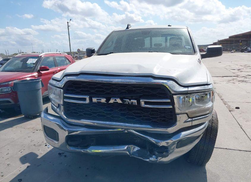 Photo 12 of 2019 Ram 2500 TRADESMAN 4X4 8' BOX (VIN 3C6UR5HL9KG639941)