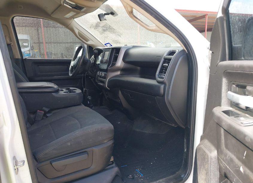 Photo 5 of 2019 Ram 2500 TRADESMAN 4X4 8' BOX (VIN 3C6UR5HL9KG639941)