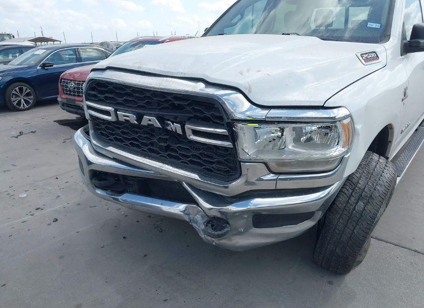 Photo 6 of 2019 Ram 2500 TRADESMAN 4X4 8' BOX (VIN 3C6UR5HL9KG639941)