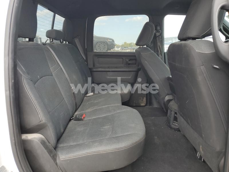Photo 2 of 2022 RAM 2500 TRADESMAN (VIN 3C6UR5HL9NG202655)