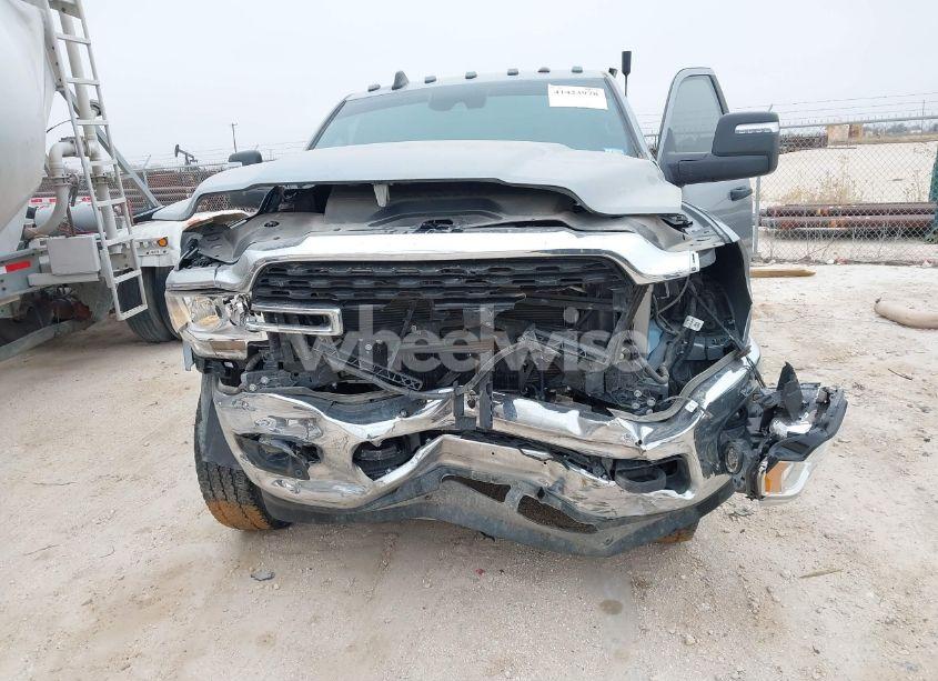 Photo 6 of 2024 Ram 2500 BIG HORN 4X4 8' BOX (VIN 3C6UR5JJ9RG134825)