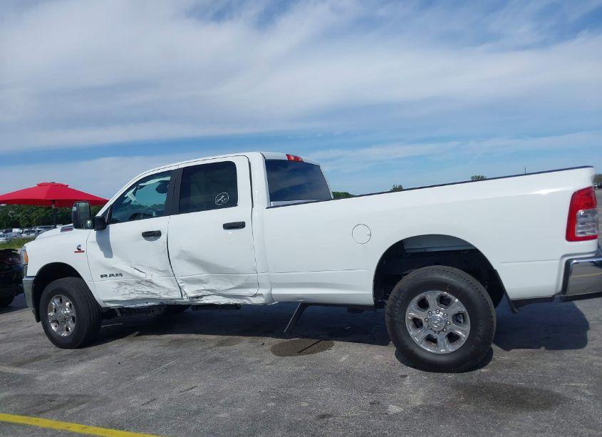 Photo 14 of 2024 Ram 2500 BIG HORN 4X4 8' BOX (VIN 3C6UR5JL6RG337642)