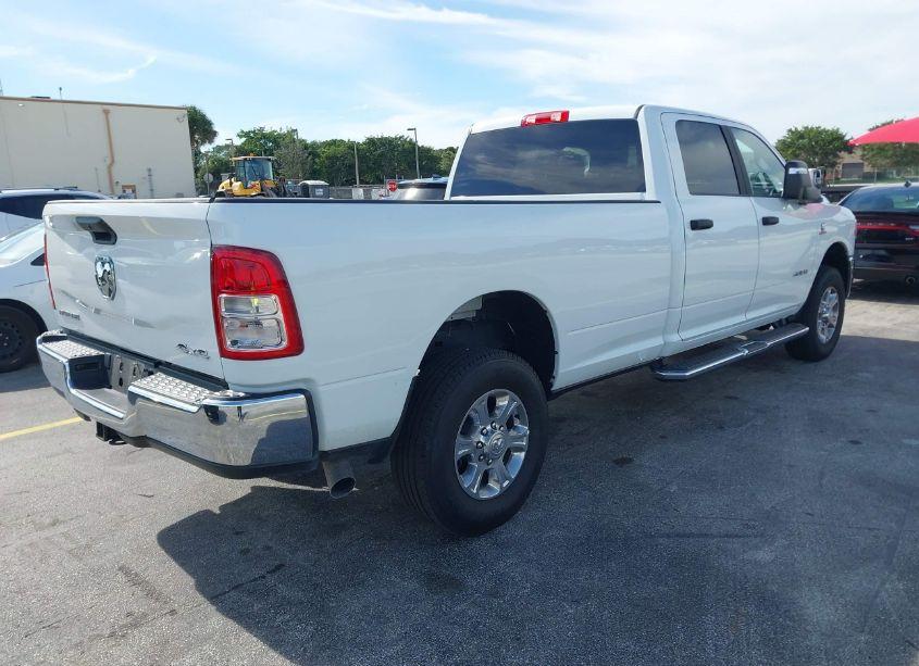 Photo 4 of 2024 Ram 2500 BIG HORN 4X4 8' BOX (VIN 3C6UR5JL6RG337642)