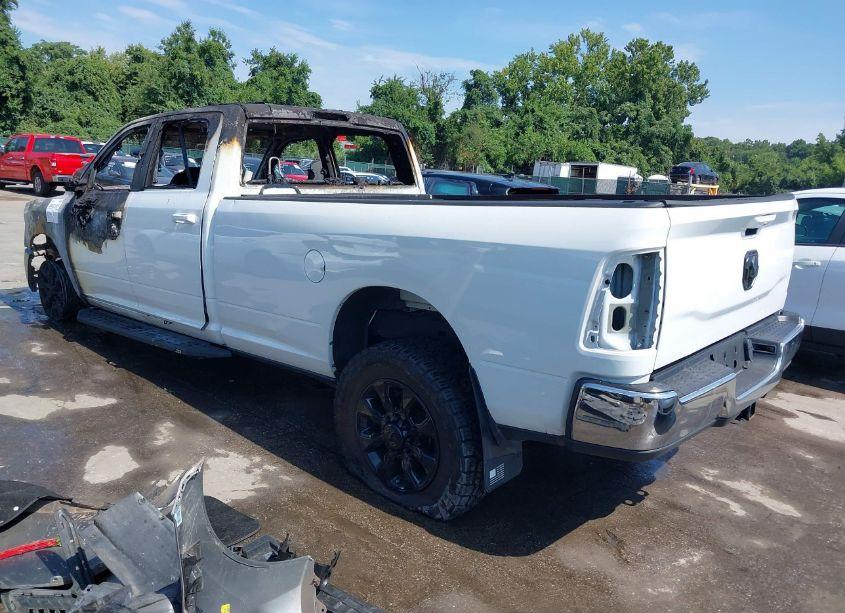 Photo 3 of 2022 Ram 2500 (VIN 3C6UR5JL9NG248335)