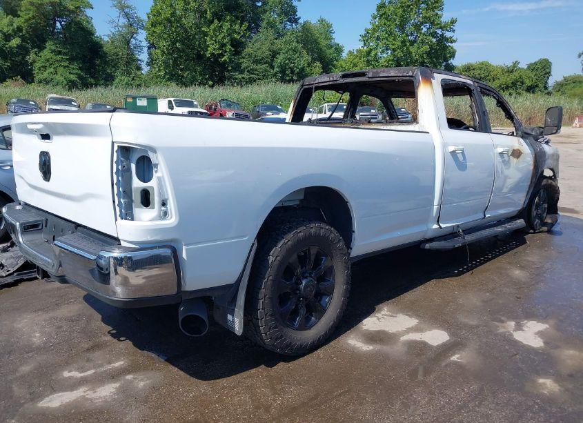 Photo 4 of 2022 Ram 2500 (VIN 3C6UR5JL9NG248335)