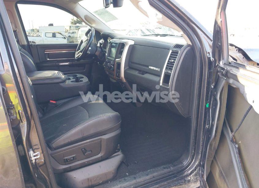 Photo 5 of 2018 Ram 2500 LARAMIE 4X4 8' BOX (VIN 3C6UR5KL2JG288703)