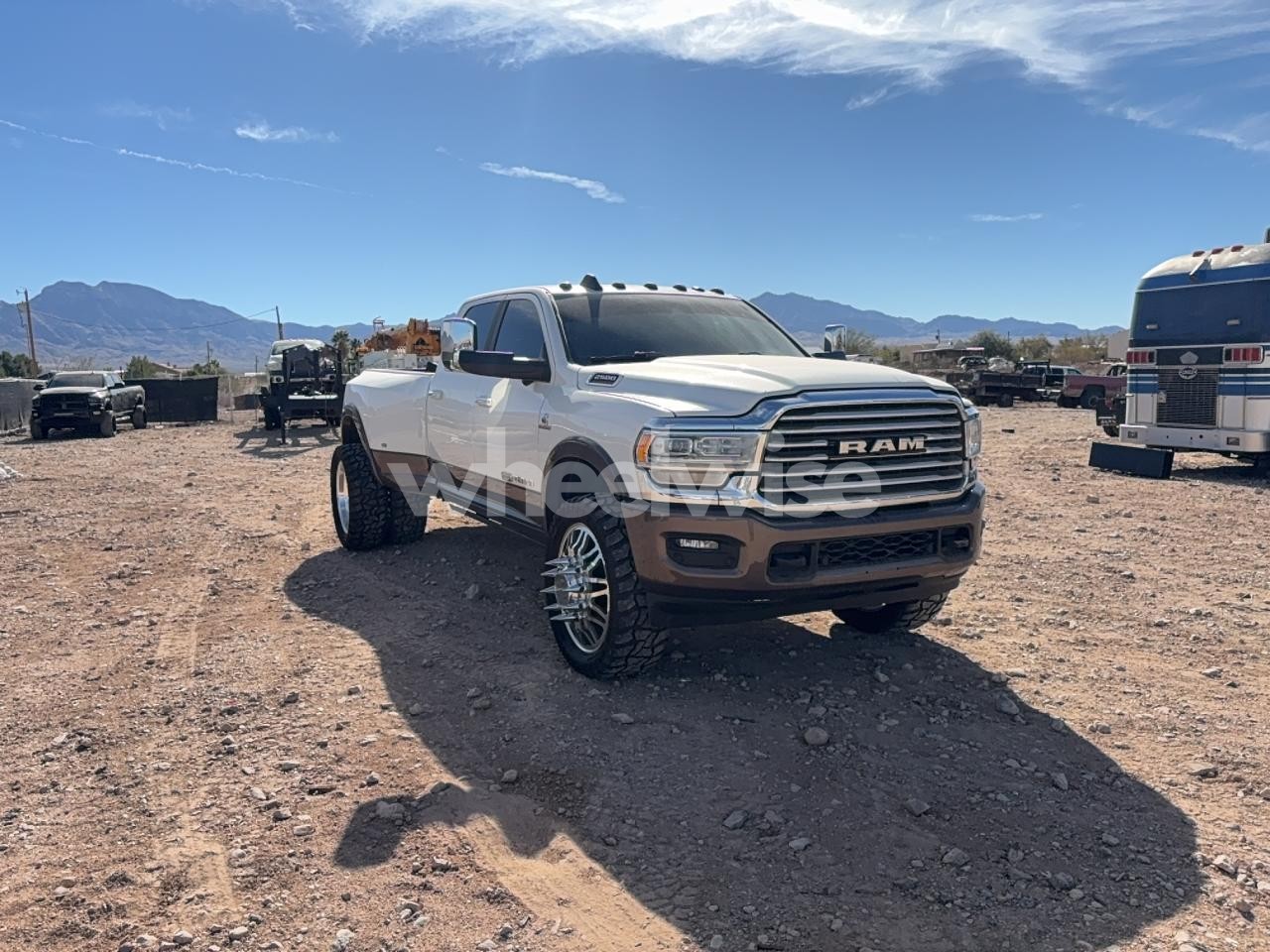2019 RAM 2500 LONGHORN (VIN 3C6UR5LL5KG624554) main photo
