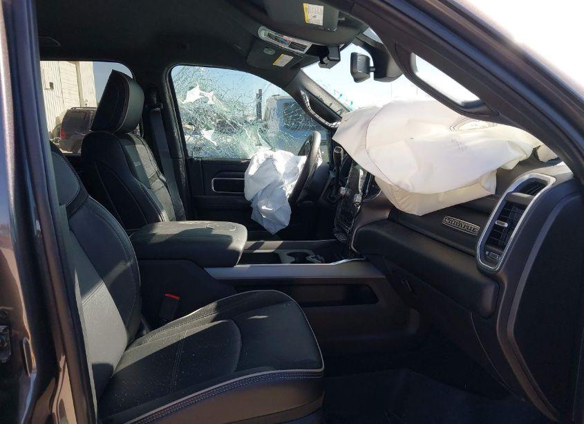 Photo 5 of 2024 Ram 2500 LARAMIE CREW CAB 4X4 6'4 BOX (VIN 3C6UR5NL2RG315549)