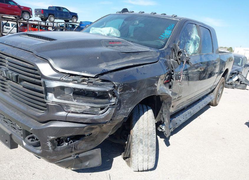 Photo 6 of 2024 Ram 2500 LARAMIE CREW CAB 4X4 6'4 BOX (VIN 3C6UR5NL2RG315549)