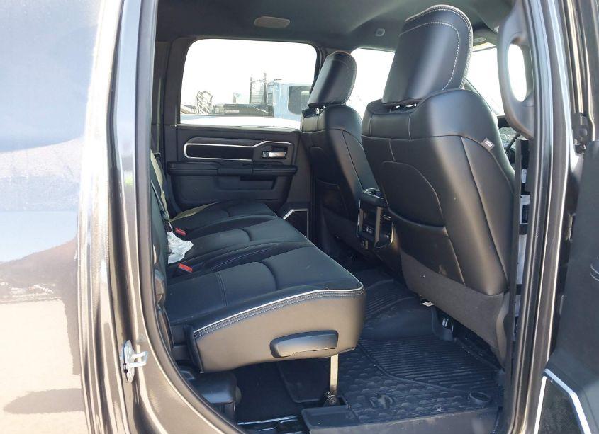 Photo 8 of 2024 Ram 2500 LARAMIE CREW CAB 4X4 6'4 BOX (VIN 3C6UR5NL2RG315549)