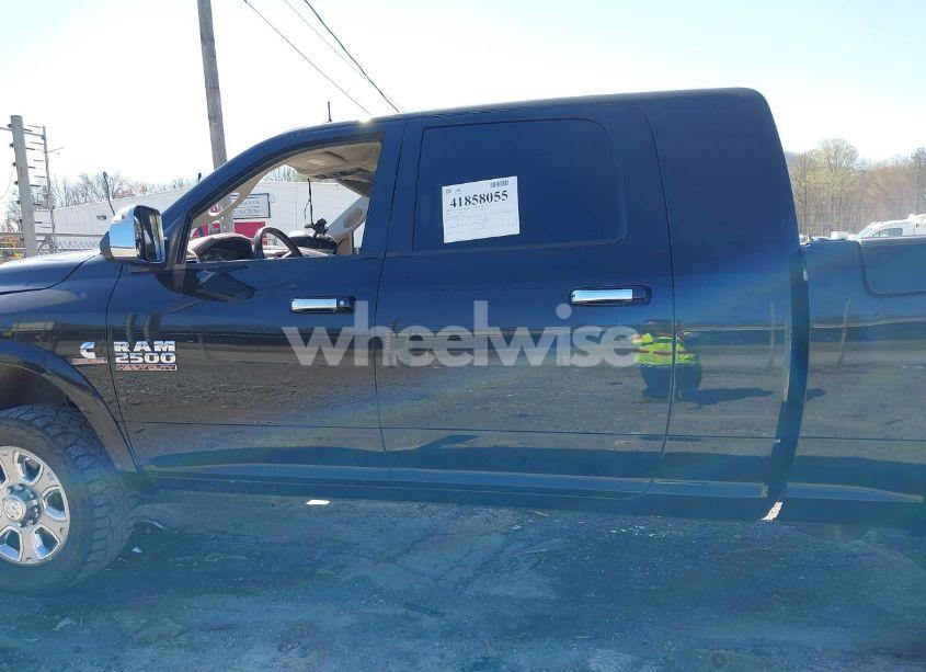 Photo 14 of 2018 Ram 2500 LARAMIE 4X4 6'4 BOX (VIN 3C6UR5NL5JG315081)