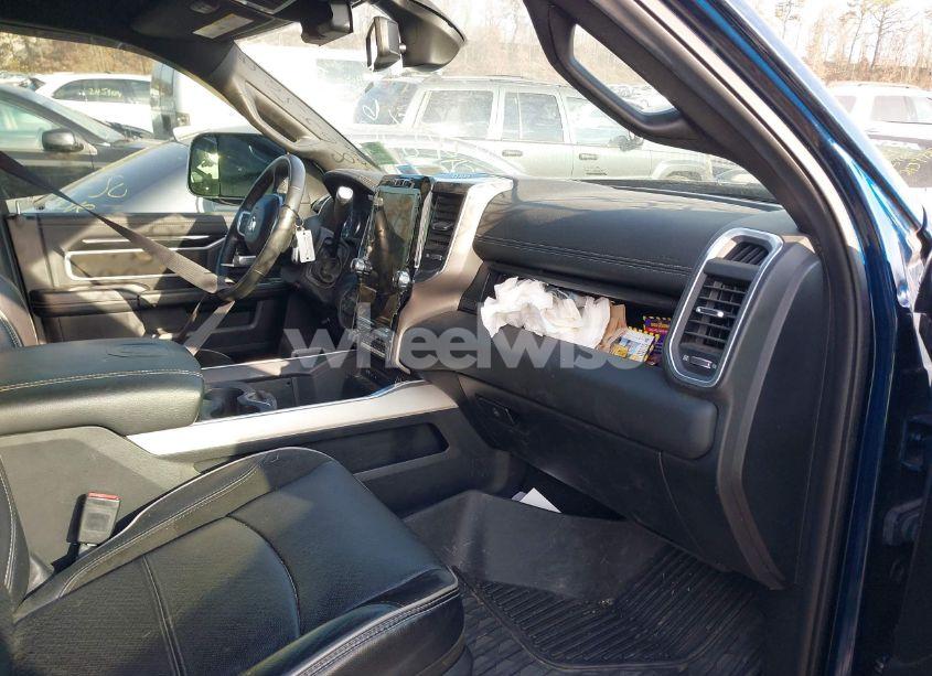 Photo 5 of 2019 Ram 2500 LARAMIE 4X4 6'4 BOX (VIN 3C6UR5NL7KG677124)