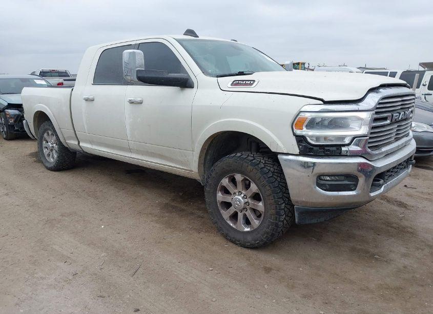 2019 Ram 2500 LARAMIE 4X4 6'4 BOX (VIN 3C6UR5NL8KG514496) main photo