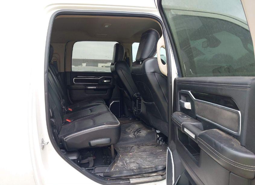 Photo 8 of 2019 Ram 2500 LARAMIE 4X4 6'4 BOX (VIN 3C6UR5NL8KG514496)