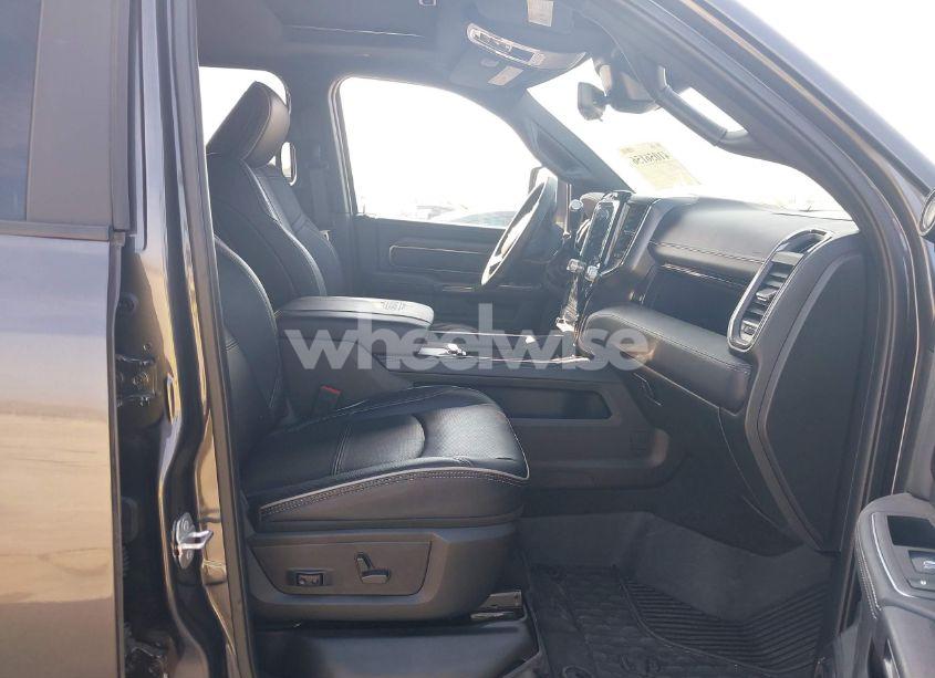 Photo 5 of 2024 Ram 2500 (VIN 3C6UR5SL0RG187087)