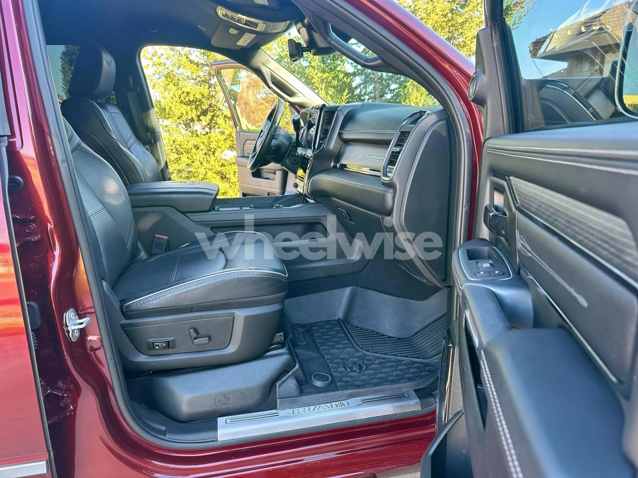 Photo 5 of 2022 RAM 2500 LIMITED (VIN 3C6UR5SLXNG108762)