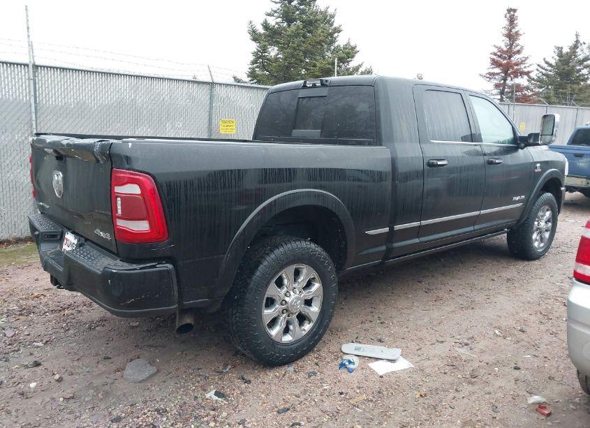 Photo 4 of 2022 Ram 2500 LIMITED 4X4 6'4 BOX (VIN 3C6UR5TLXNG242685)