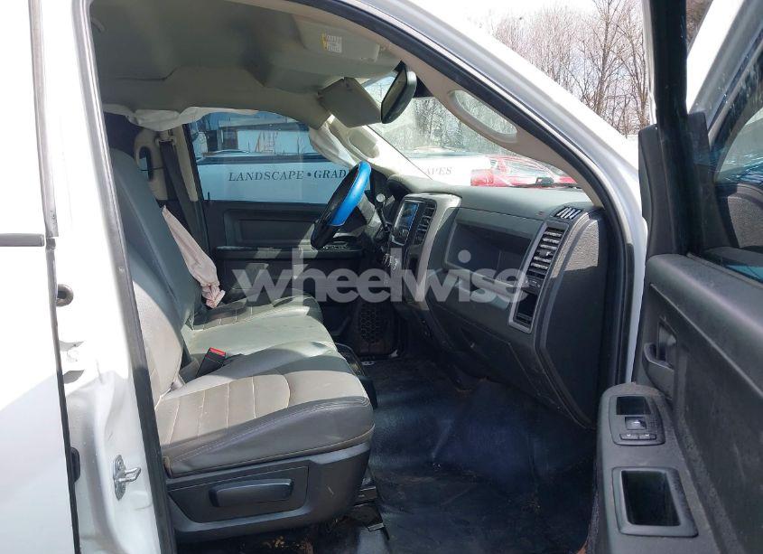 Photo 5 of 2018 Ram 2500 TRADESMAN 4X2 8' BOX (VIN 3C7WR4HJ2JG253700)