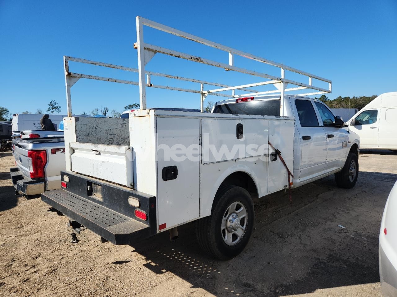 Photo 3 of 2017 RAM 2500 UTILITY / SERVICE TRUCK (VIN 3C7WR5HT4HG558360)