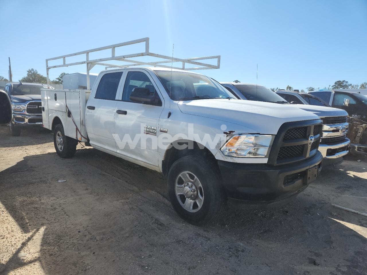 Photo 4 of 2017 RAM 2500 UTILITY / SERVICE TRUCK (VIN 3C7WR5HT4HG558360)
