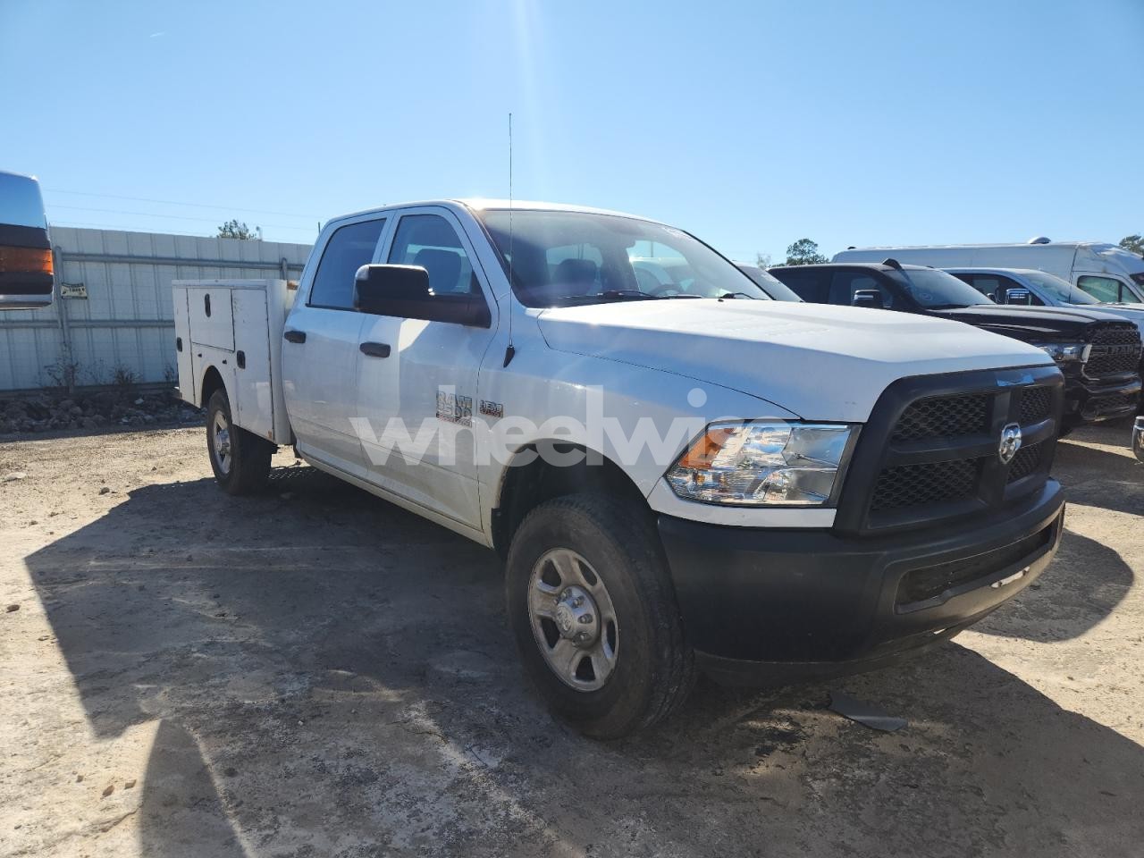 Photo 4 of 2017 RAM 2500 UTILITY / SERVICE TRUCK (VIN 3C7WR5HT6HG558361)