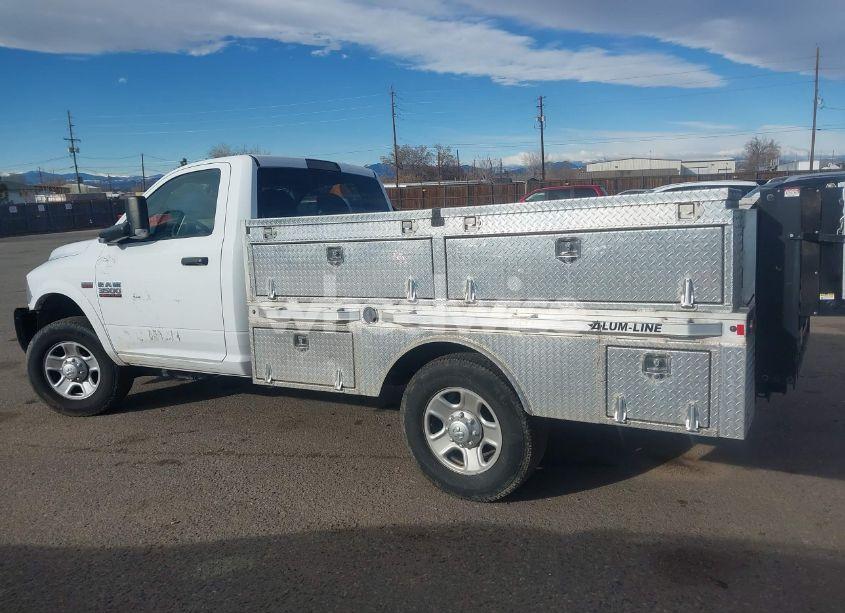Photo 13 of 2018 Ram 3500 CHASSIS TRADESMAN/SLT (VIN 3C7WR9AJ9JG277242)