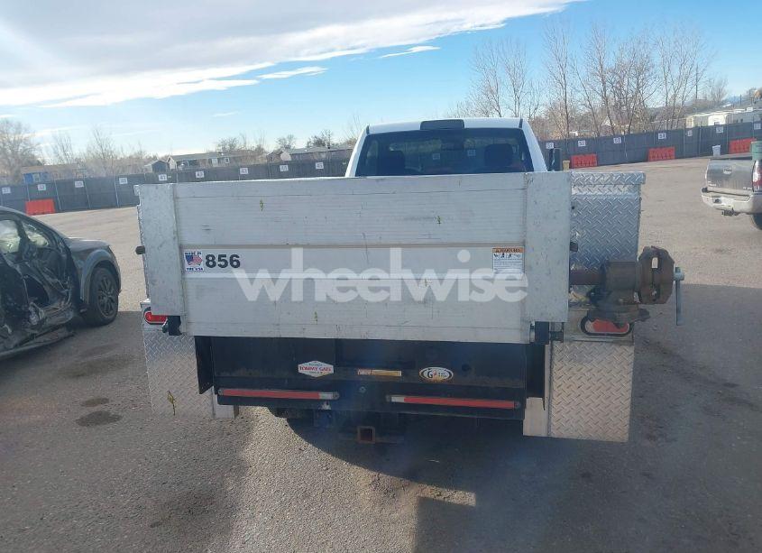 Photo 14 of 2018 Ram 3500 CHASSIS TRADESMAN/SLT (VIN 3C7WR9AJ9JG277242)