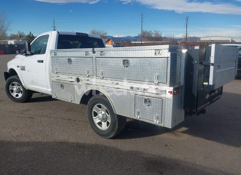 Photo 3 of 2018 Ram 3500 CHASSIS TRADESMAN/SLT (VIN 3C7WR9AJ9JG277242)