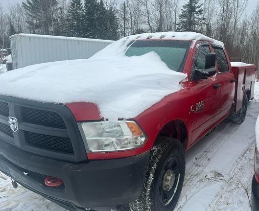 Photo 2 of 2017 Ram 3500 CHASSIS TRADESMAN/SLT/LARAMIE (VIN 3C7WRCBL8HG619982)