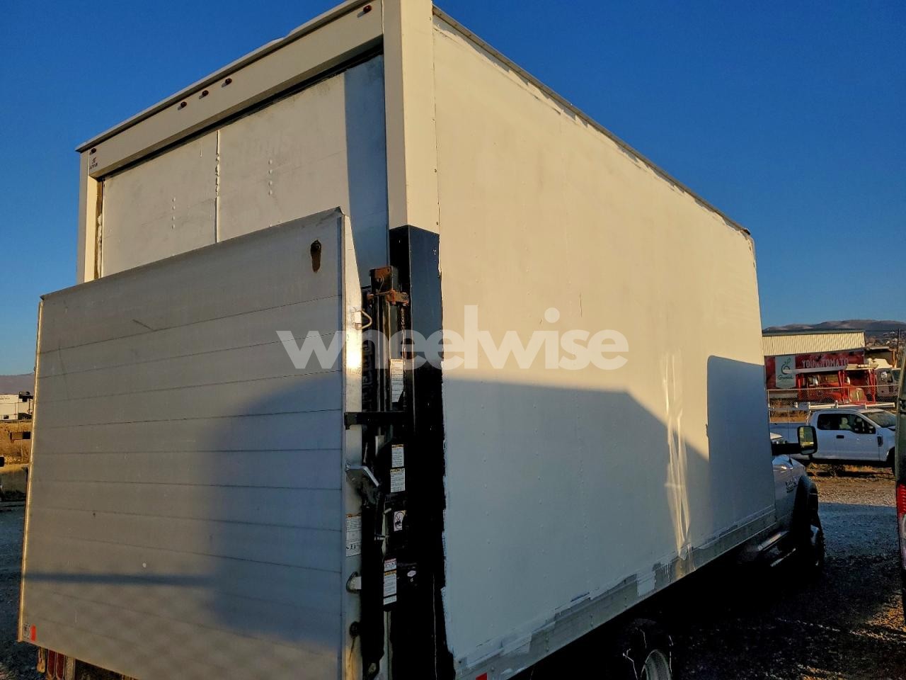 Photo 3 of 2018 RAM 4500 (VIN 3C7WRKDLXJG304405)