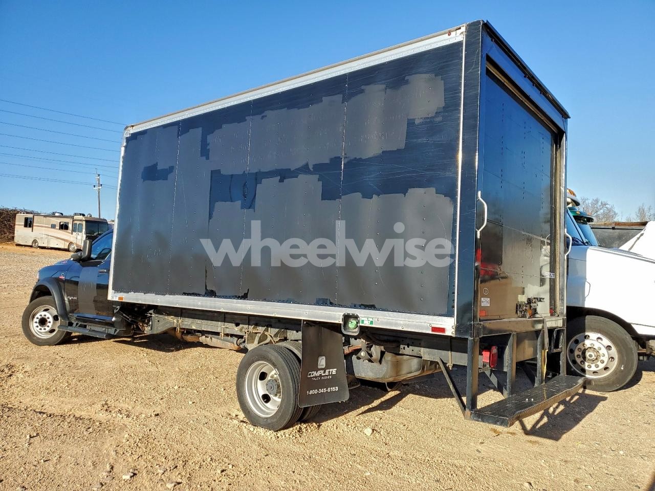 Photo 2 of 2022 RAM 5500 BOX TRUCK (VIN 3C7WRMDL1NG337570)