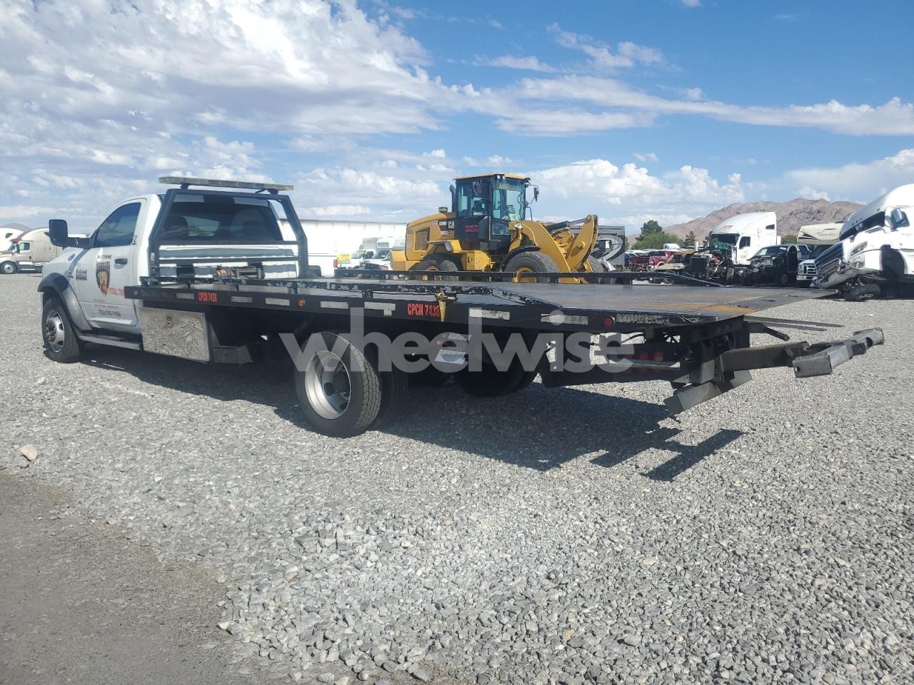 Photo 2 of 2017 DODGE ROLLBACK TRUCK N/A (VIN 3C7WRMDL9HG572562)
