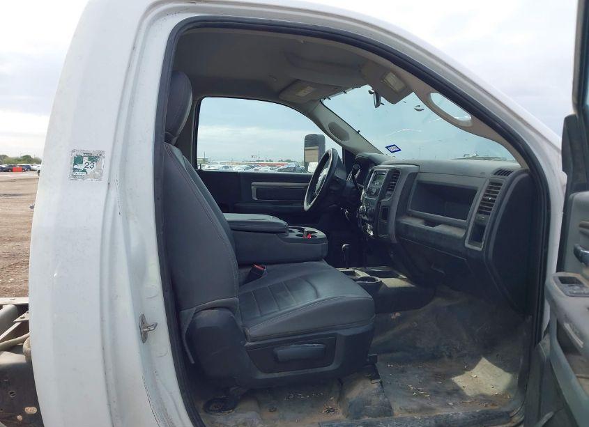 Photo 6 of 2018 Ram 5500 CHASSIS TRADESMAN/SLT (VIN 3C7WRNBL2JG269525)