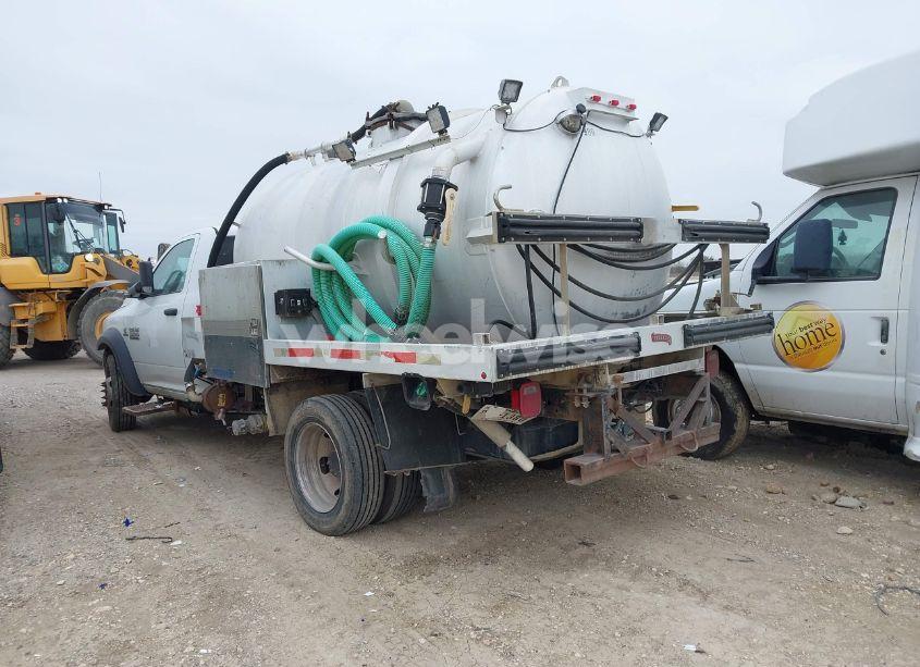 Photo 3 of 2018 Ram 5500 CHASSIS TRADESMAN/SLT (VIN 3C7WRNBL3JG185374)