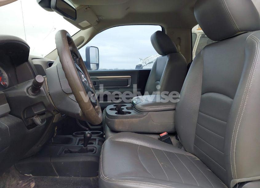 Photo 6 of 2018 Ram 5500 CHASSIS TRADESMAN/SLT (VIN 3C7WRNBL3JG185374)