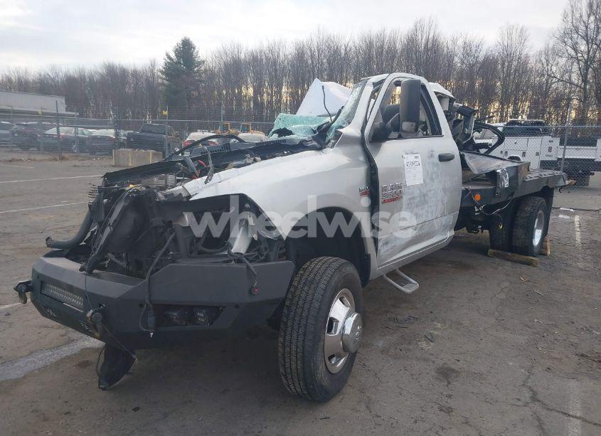 Photo 2 of 2016 Ram 3500 CHASSIS TRADESMAN/SLT (VIN 3C7WRSBJ3GG119588)