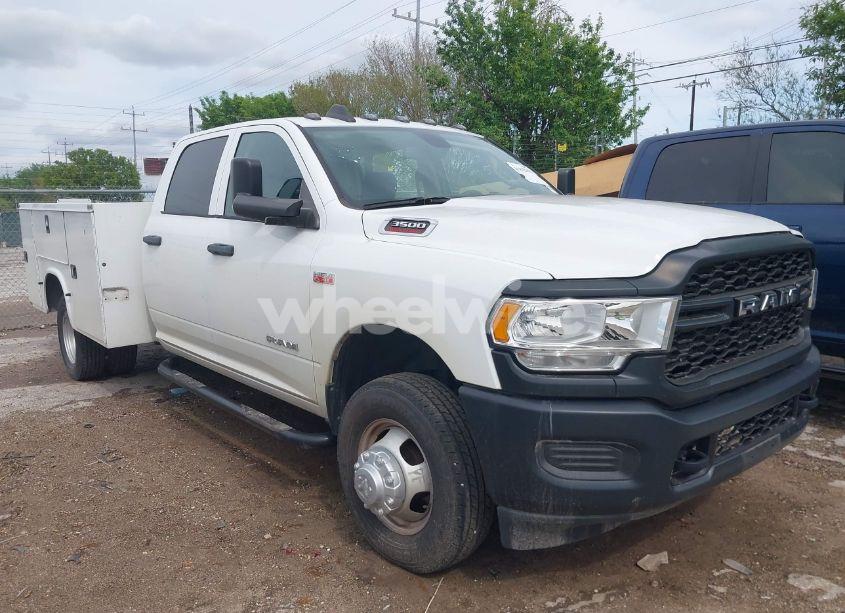 2020 Ram 3500 CHASSIS TRADESMAN/SLT/LARAMIE/LIMITED (VIN 3C7WRSCJ6LG225610) main photo