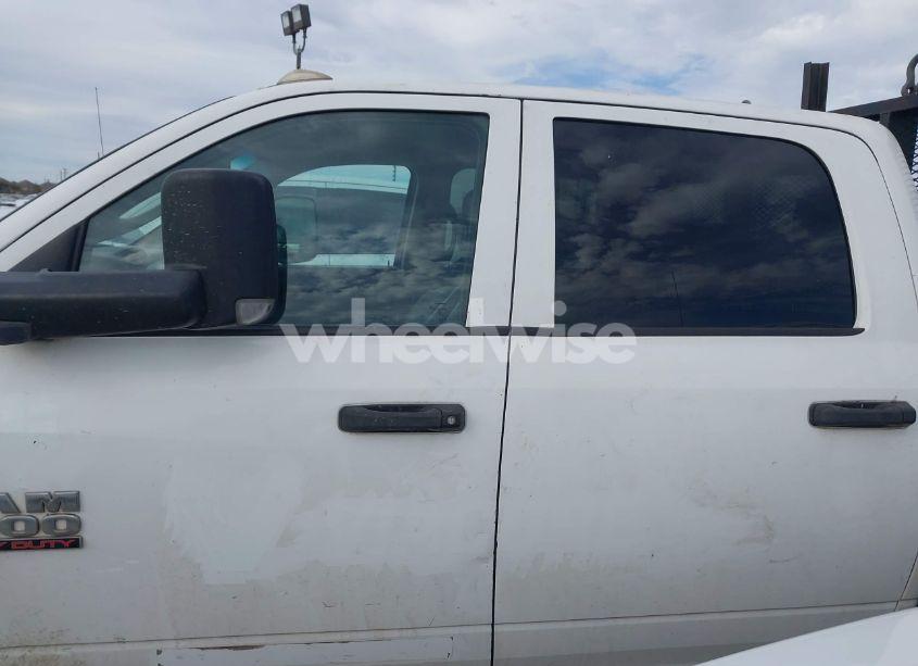 Photo 14 of 2016 Ram 3500 CHASSIS TRADESMAN/SLT/LARAMIE (VIN 3C7WRSCL2GG234828)