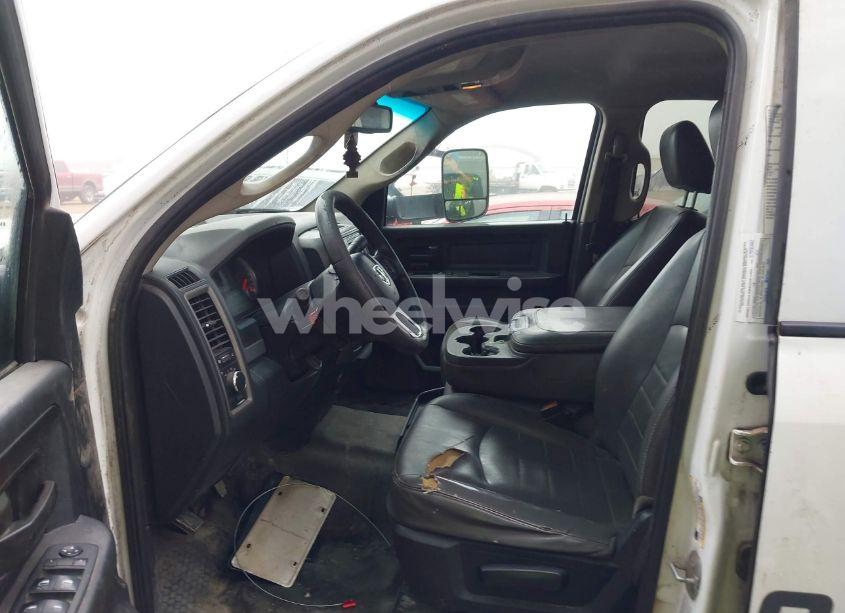 Photo 6 of 2016 Ram 3500 CHASSIS TRADESMAN/SLT/LARAMIE (VIN 3C7WRSCL2GG234828)