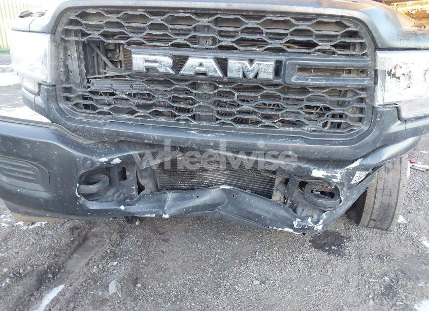 Photo 11 of 2021 Ram 3500 CHASSIS TRADESMAN/SLT/LARAMIE/LIMITED (VIN 3C7WRSCL4MG603832)